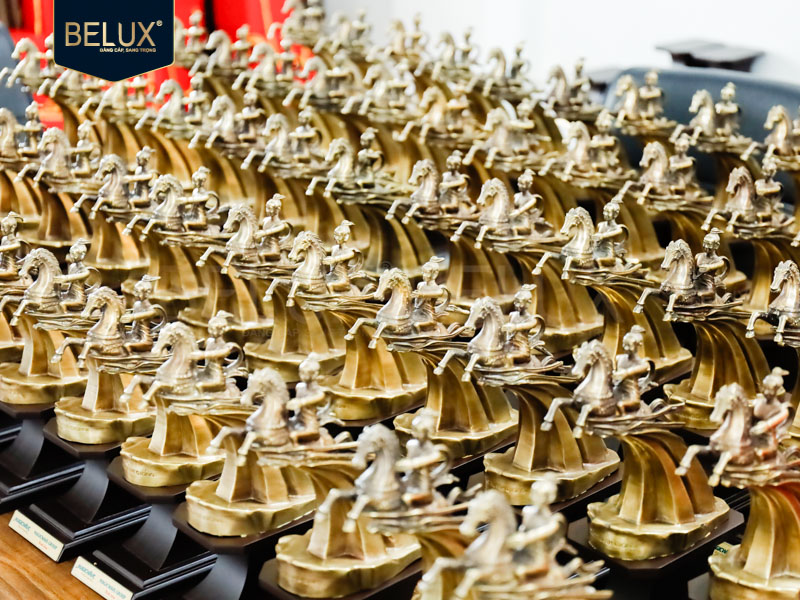 Lô 120 tượng Thánh Gióng Magicwave Group cao 21cm bằng đồng thiết kế theo yêu cầu